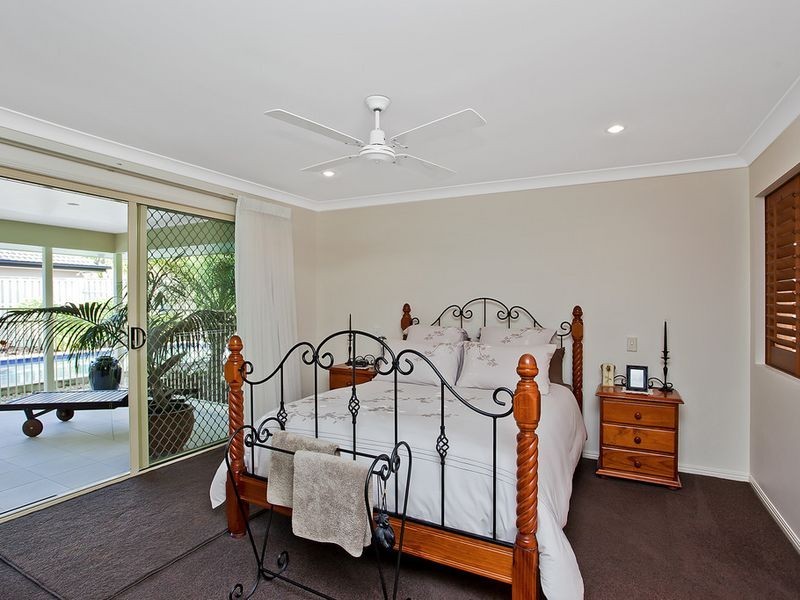 10 Kanangra Crescent, Pacific Pines QLD 4211