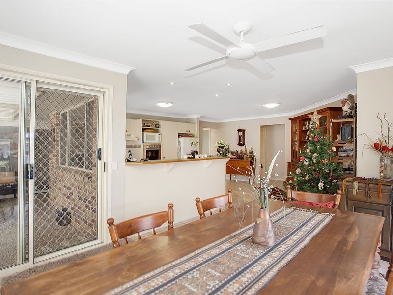 6 Papara Street, Pacific Pines QLD 4211