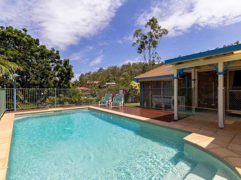 6 Windward Rise, Pacific Pines QLD 4211