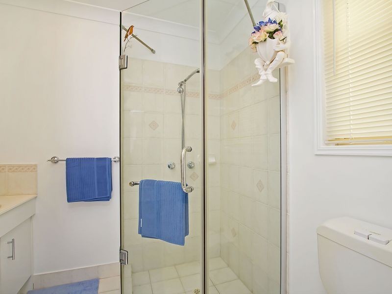 6 Windward Rise, Pacific Pines QLD 4211