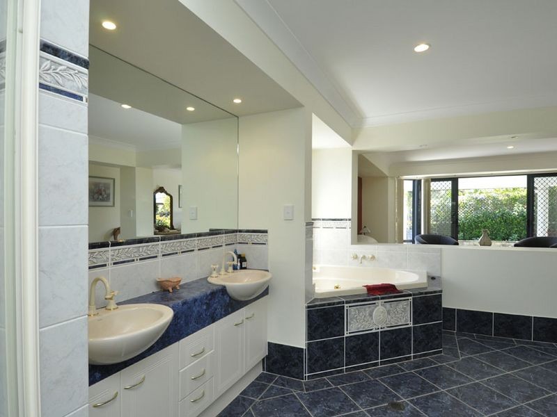 50 Carter Street, Pacific Pines QLD 4211