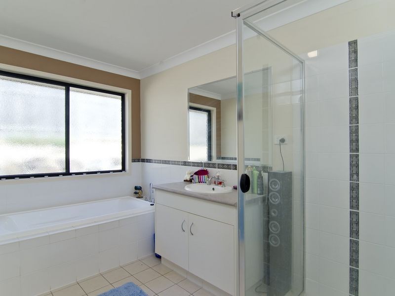 23 Shannonbrook Grove, Oxenford QLD 4210