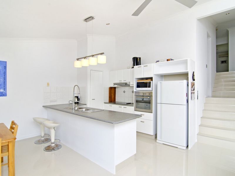 6 Nandi Terrace, Pacific Pines QLD 4211
