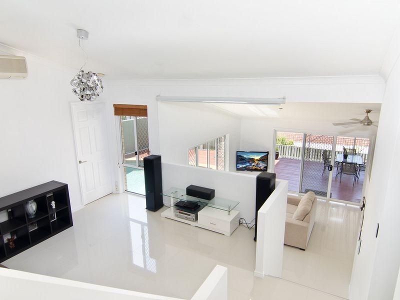 6 Nandi Terrace, Pacific Pines QLD 4211