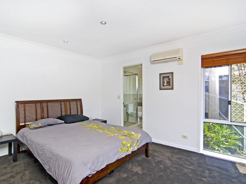 6 Nandi Terrace, Pacific Pines QLD 4211