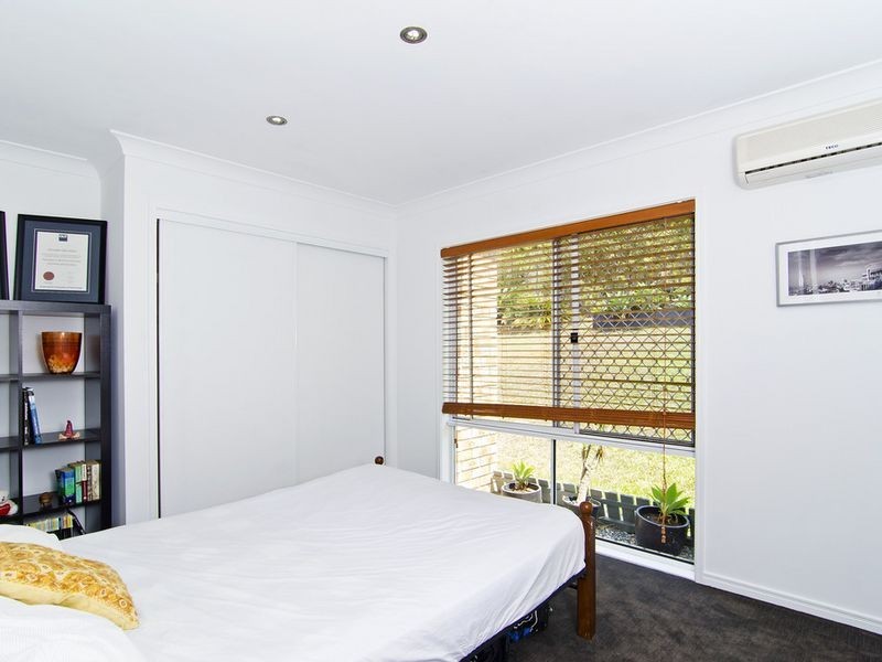 6 Nandi Terrace, Pacific Pines QLD 4211