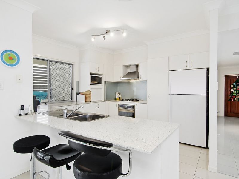 7 Twynam Mews, Pacific Pines QLD 4211