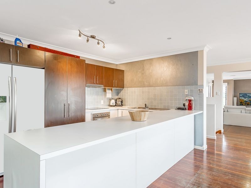 16 Yamba Street, Pacific Pines QLD 4211