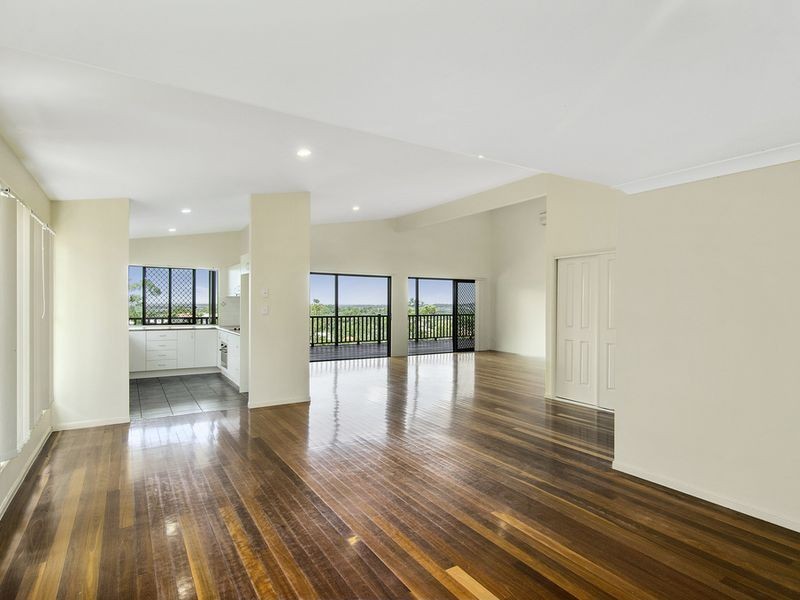 39 Midway Terrace, Pacific Pines QLD 4211