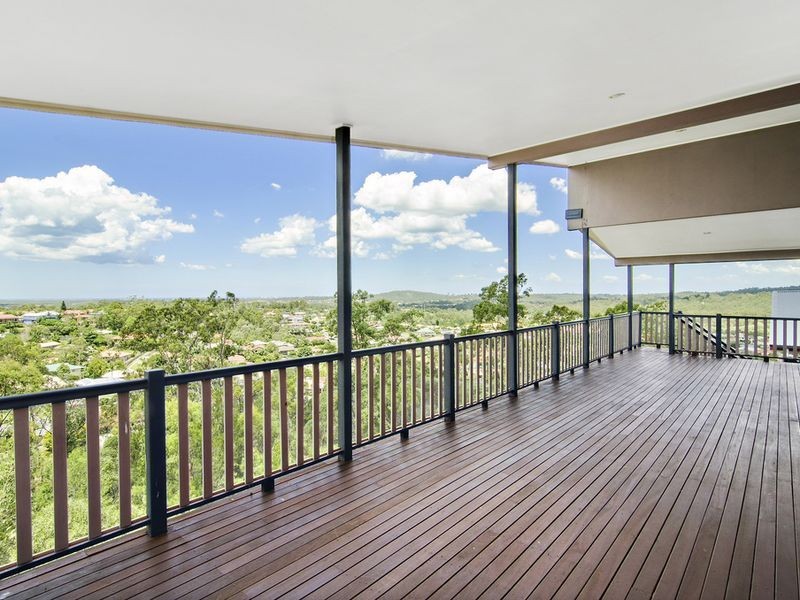 39 Midway Terrace, Pacific Pines QLD 4211