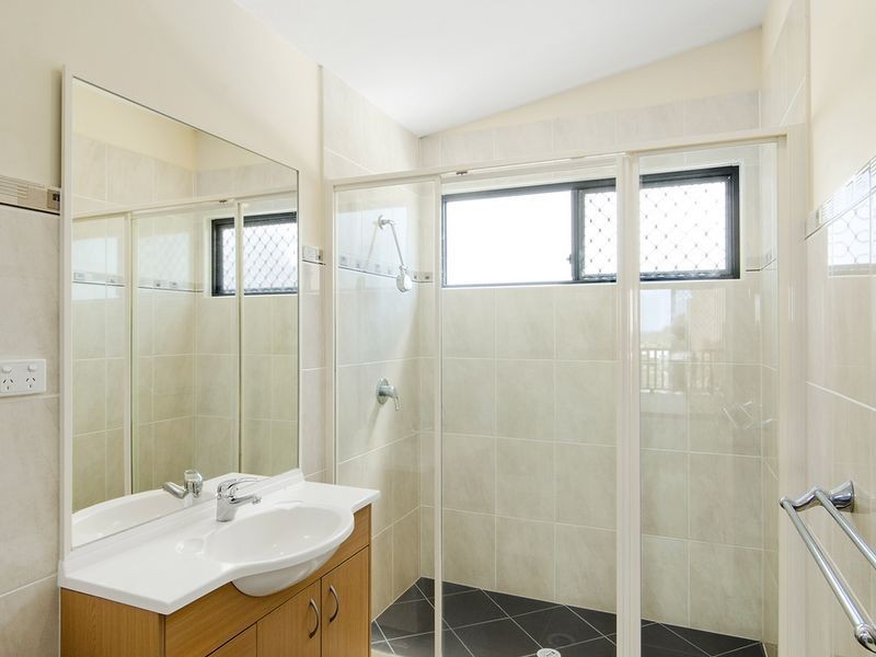 39 Midway Terrace, Pacific Pines QLD 4211