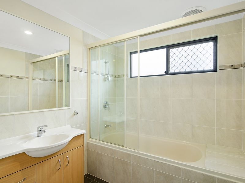 39 Midway Terrace, Pacific Pines QLD 4211