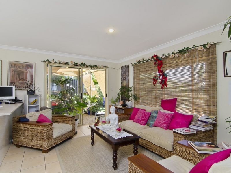 14 Buffalo Crescent, Pacific Pines QLD 4211