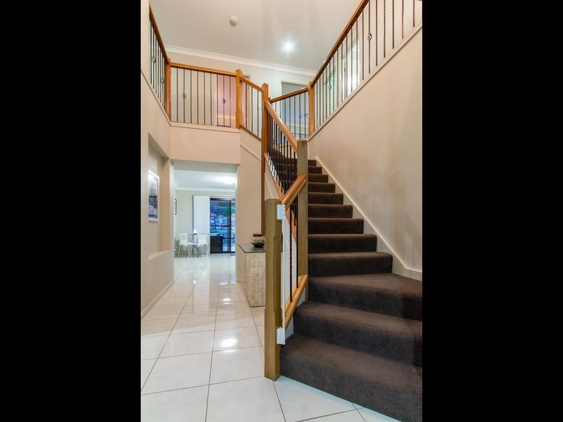 13 Bimberi Row, Pacific Pines QLD 4211