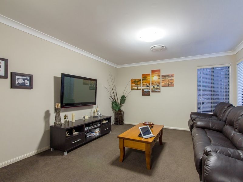 13 Bimberi Row, Pacific Pines QLD 4211