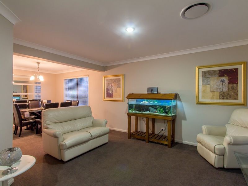 13 Bimberi Row, Pacific Pines QLD 4211