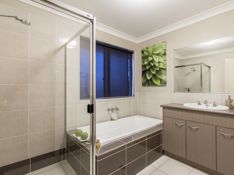 13 Bimberi Row, Pacific Pines QLD 4211