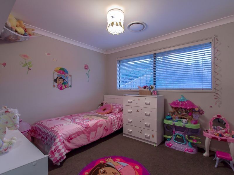 13 Bimberi Row, Pacific Pines QLD 4211