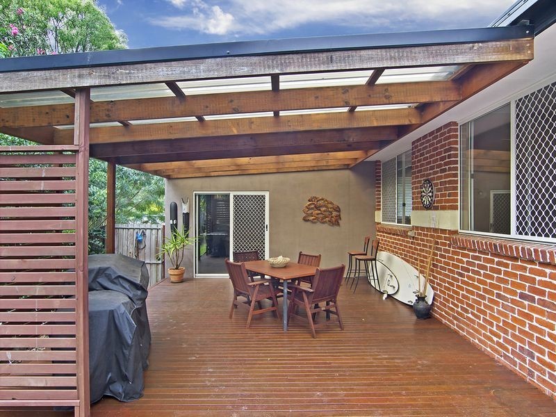 5 Avon Court, Pacific Pines QLD 4211