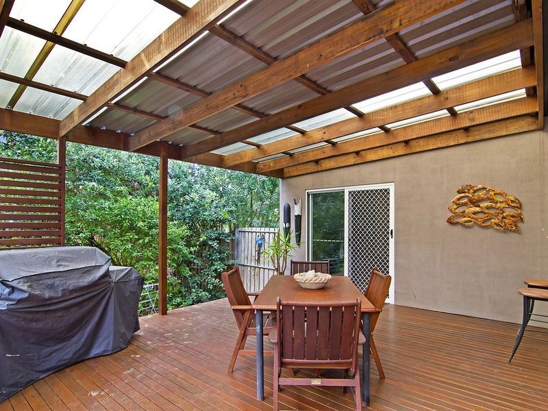 5 Avon Court, Pacific Pines QLD 4211