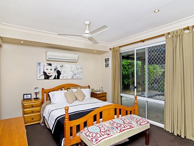 5 Avon Court, Pacific Pines QLD 4211