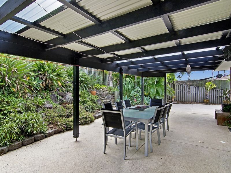 5 Avon Court, Pacific Pines QLD 4211