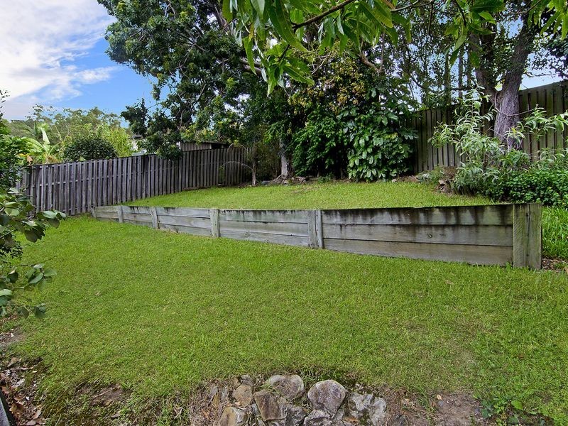 5 Avon Court, Pacific Pines QLD 4211