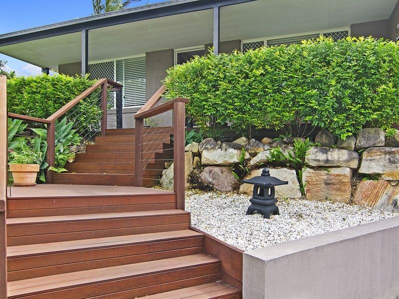 5 Avon Court, Pacific Pines QLD 4211