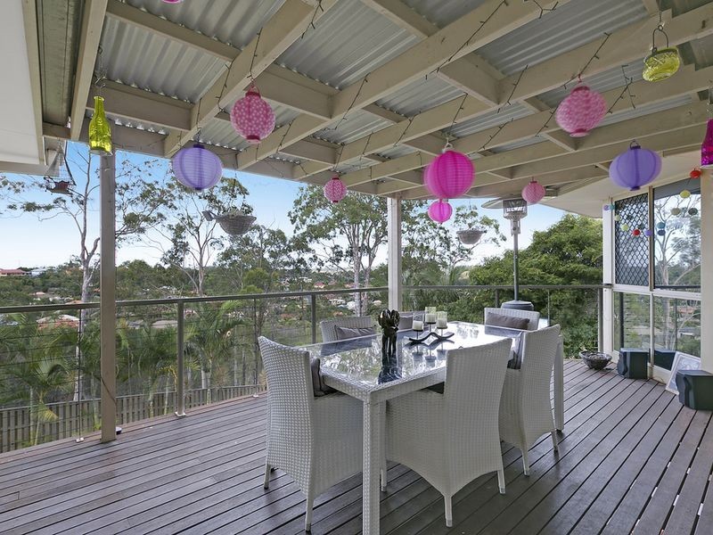 33 Midway Terrace, Pacific Pines QLD 4211