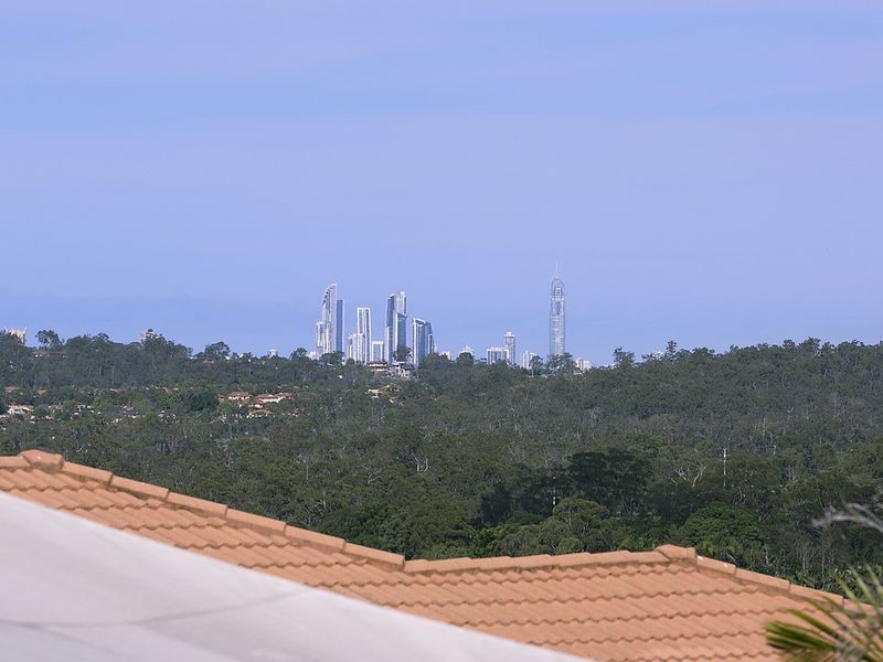 33 Midway Terrace, Pacific Pines QLD 4211