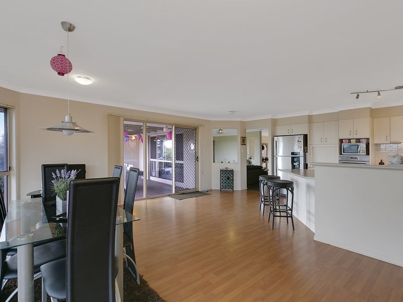 33 Midway Terrace, Pacific Pines QLD 4211