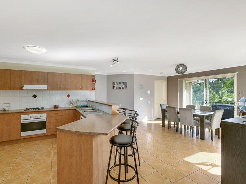 12 Pago Terrace, Pacific Pines QLD 4211