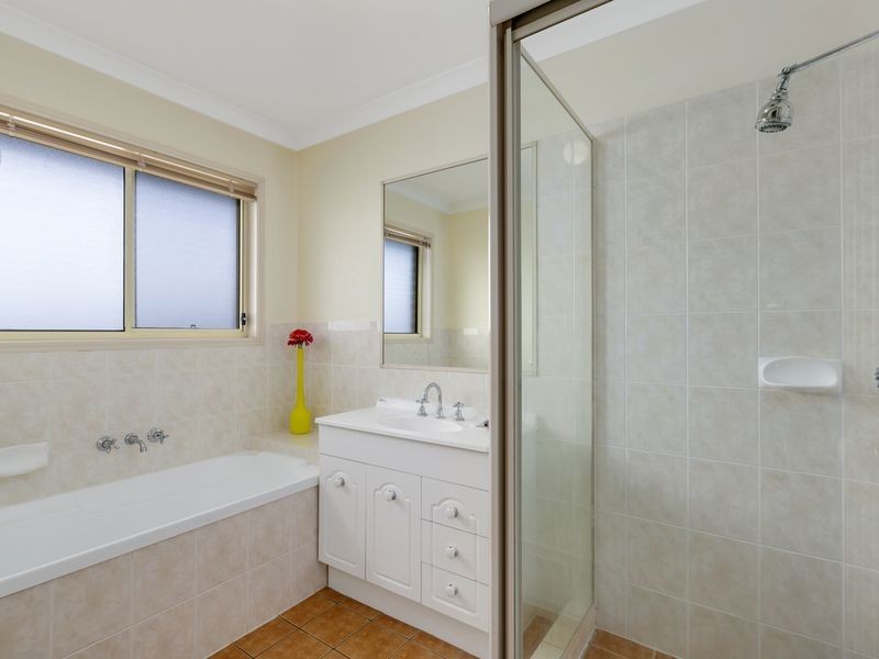 12 Pago Terrace, Pacific Pines QLD 4211