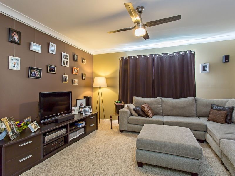 7 Maloney Crescent, Maudsland QLD 4210