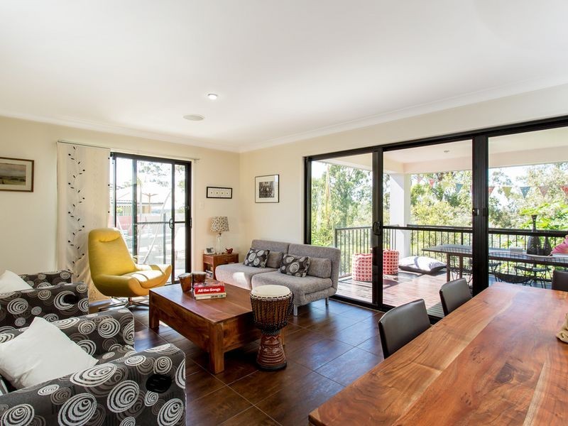 7 Maloney Crescent, Maudsland QLD 4210