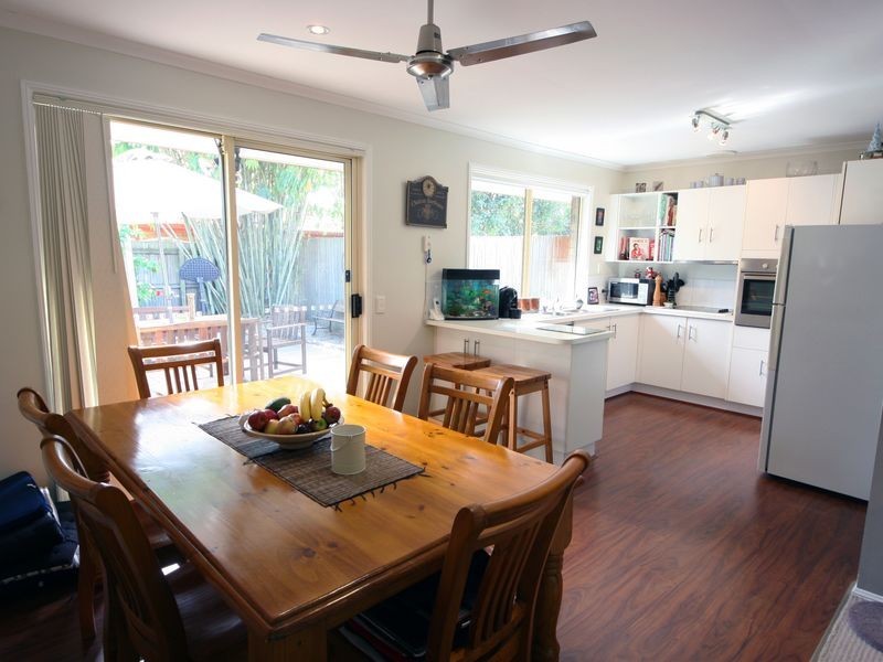 2/5 Camera Court, Oxenford QLD 4210