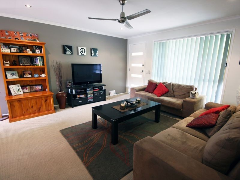 2/5 Camera Court, Oxenford QLD 4210