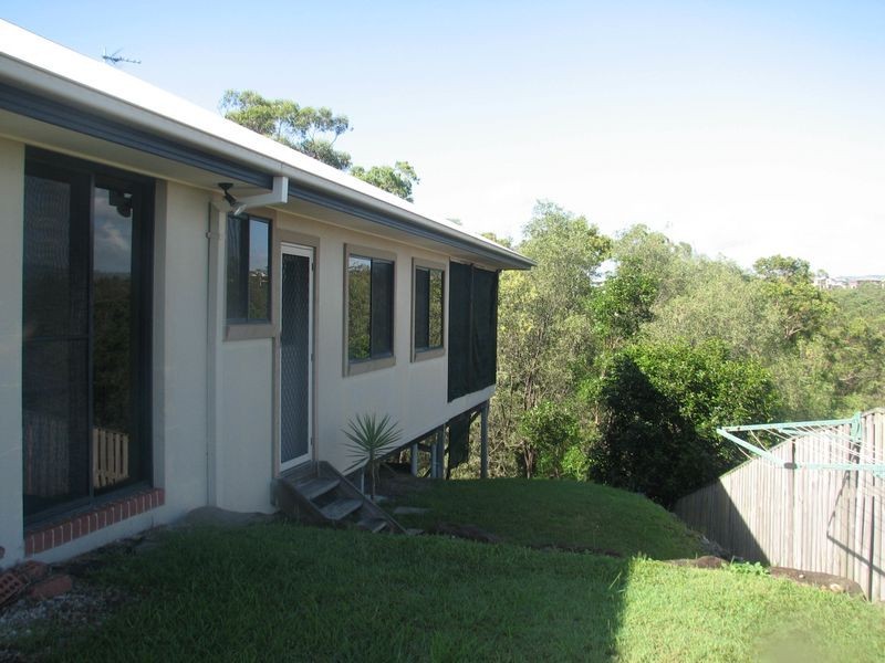 57 Manra Way, Pacific Pines QLD 4211