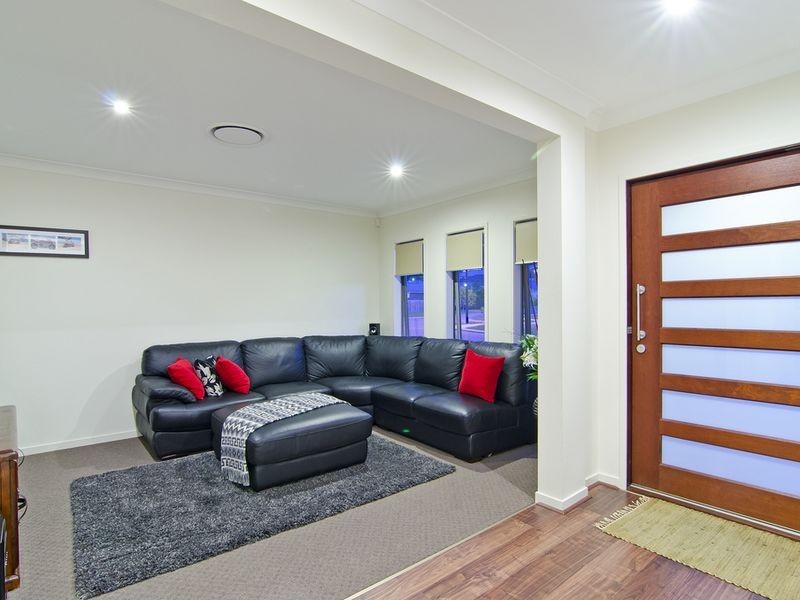 81 Wunburra Circle, Pacific Pines QLD 4211