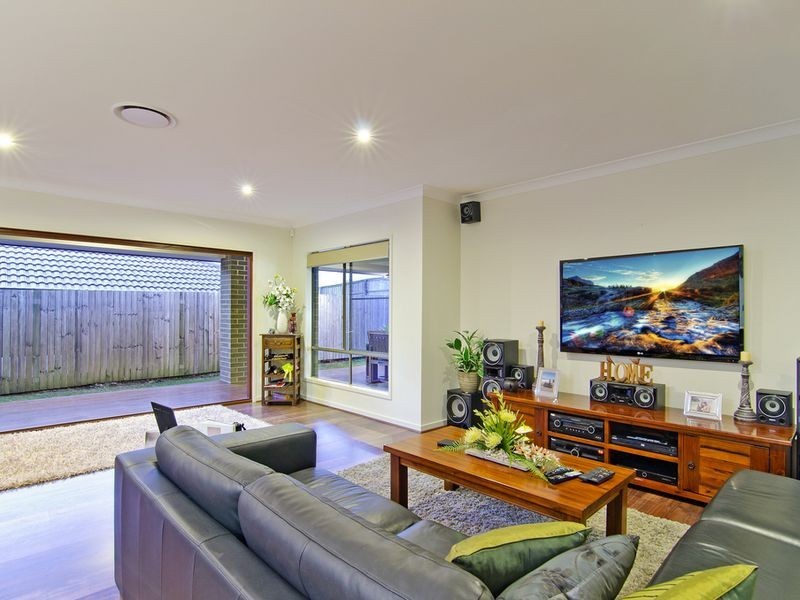 81 Wunburra Circle, Pacific Pines QLD 4211