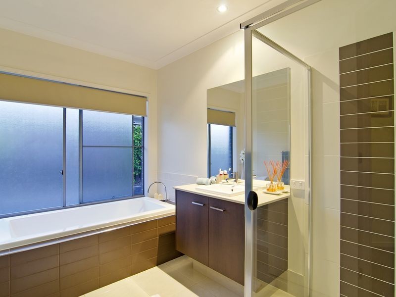 81 Wunburra Circle, Pacific Pines QLD 4211