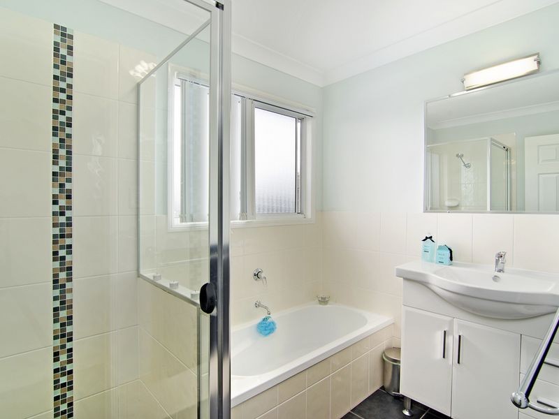 1/1 Shannonbrook Grove, Oxenford QLD 4210