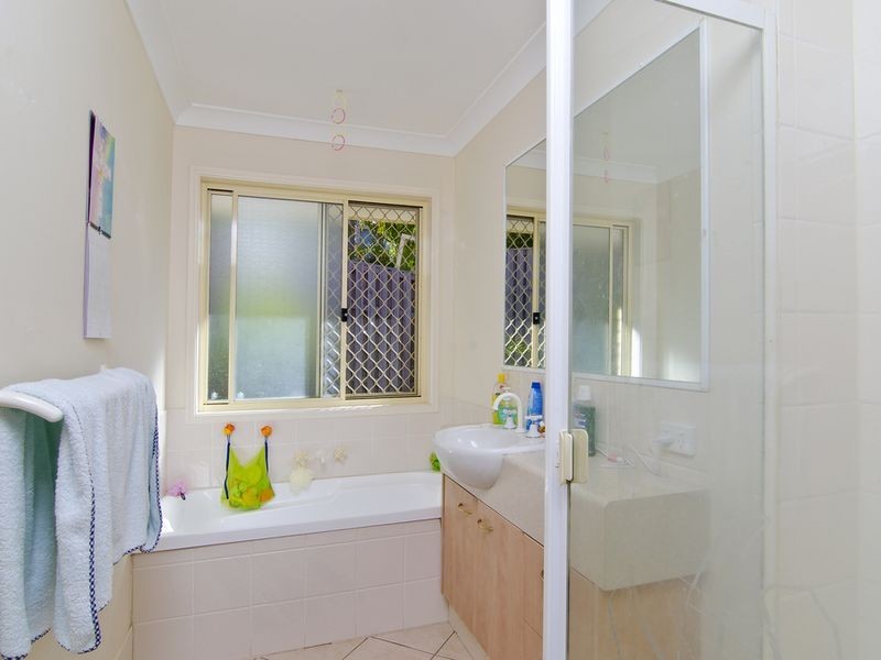 23 Howland Circuit, Pacific Pines QLD 4211