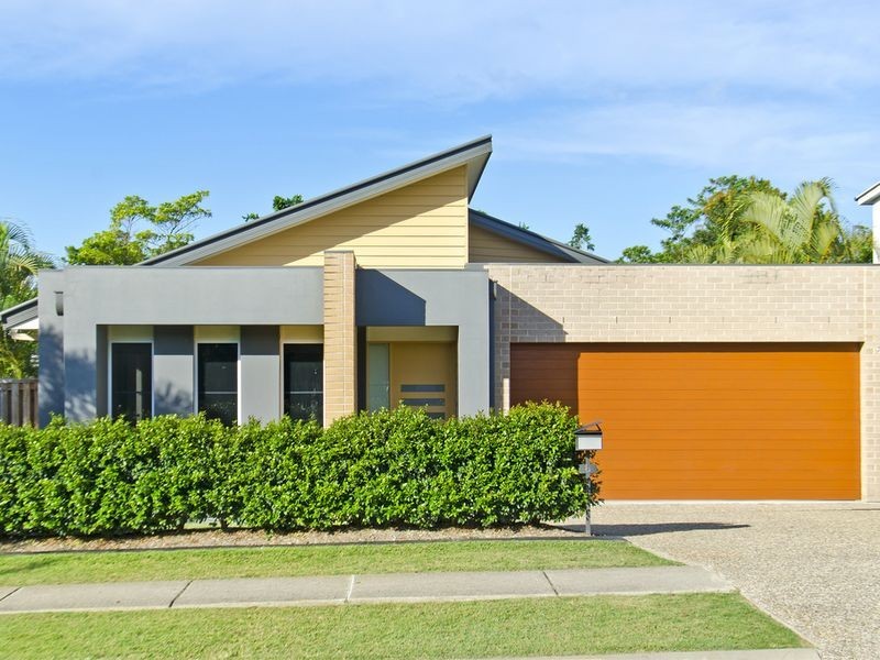 6 Twynam Mews, Pacific Pines QLD 4211