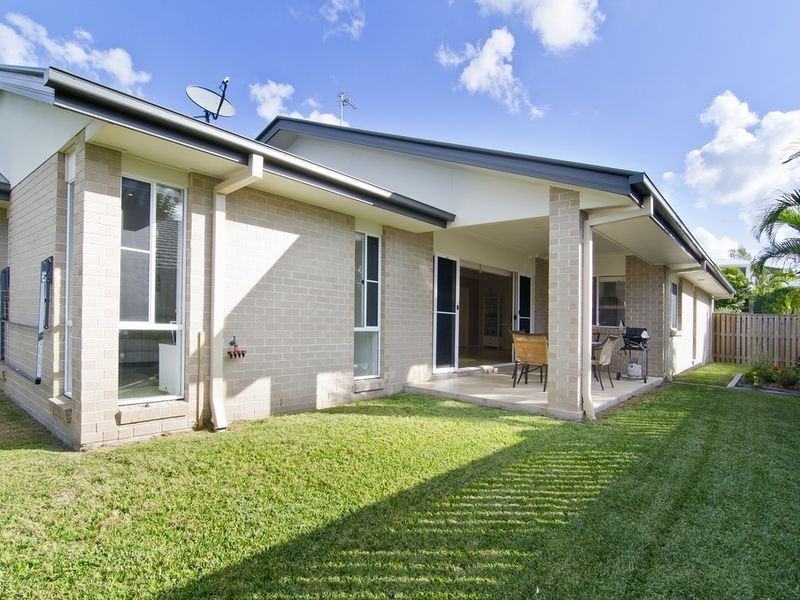 6 Twynam Mews, Pacific Pines QLD 4211