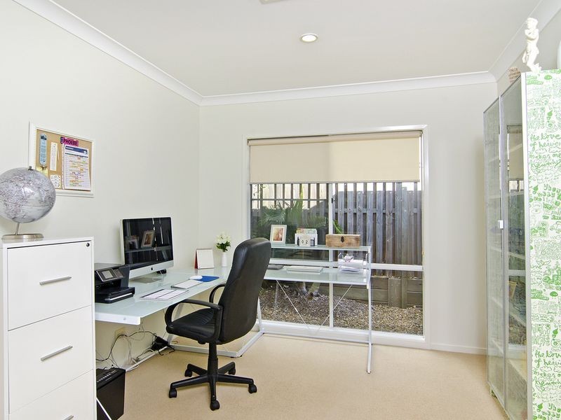 6 Twynam Mews, Pacific Pines QLD 4211