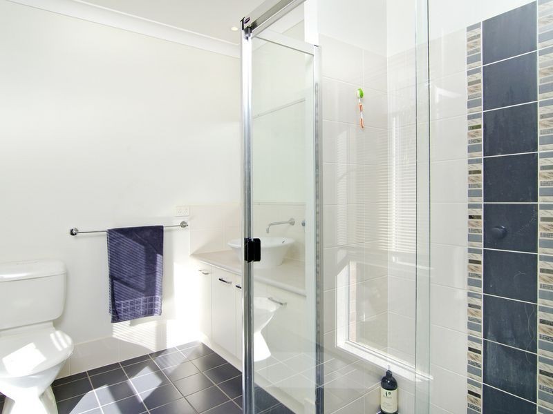 6 Twynam Mews, Pacific Pines QLD 4211