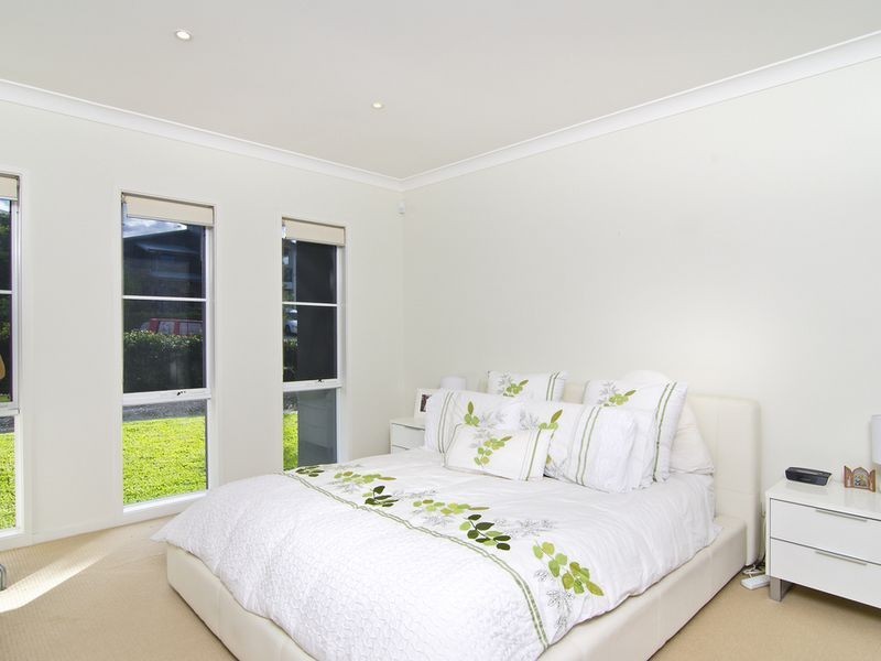 6 Twynam Mews, Pacific Pines QLD 4211