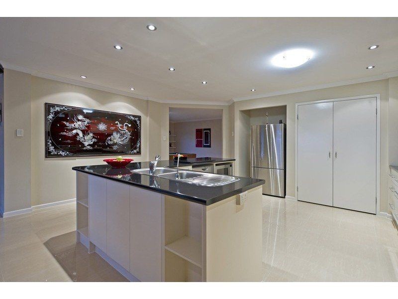 12 Hillary Circuit, Pacific Pines QLD 4211