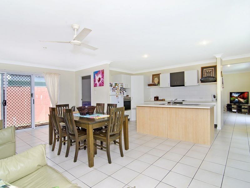 8 Easter Crescent, Pacific Pines QLD 4211